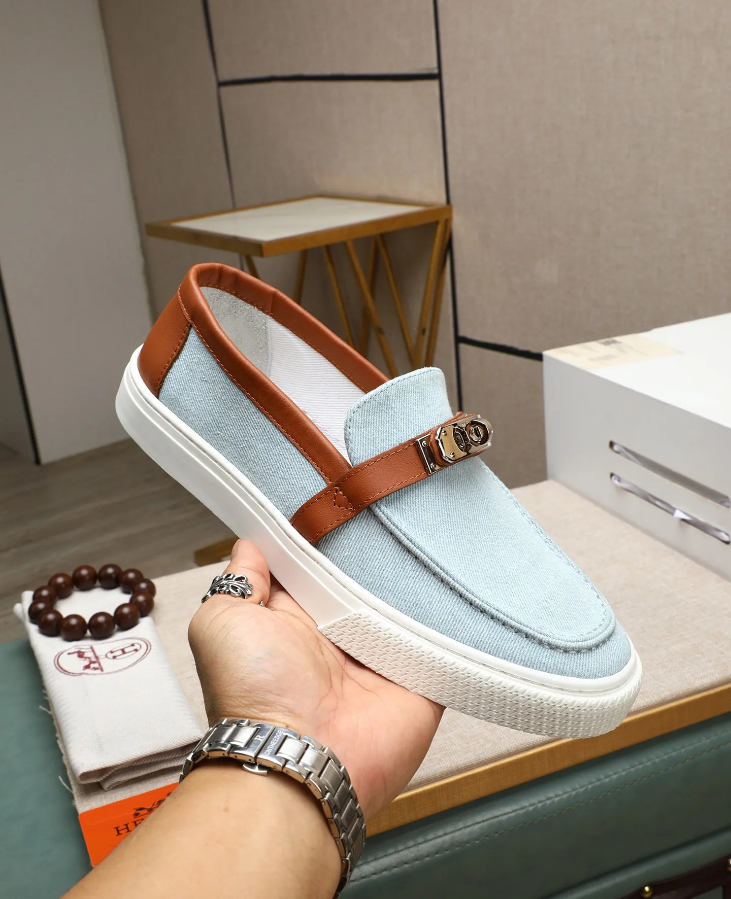 Men's shoes 💰720 (top version) [HERMÈS] Hermès counter new model 🆕men's casual loafers, the fabric is made of high-tech original materials and first-layer cowhide, spliced ​​with a variety of comfortable materials, lightweight EVA original outsole, and Labang lasting method to create a very light and energetic fashion style! Size: 39-44 (38 45 customized)